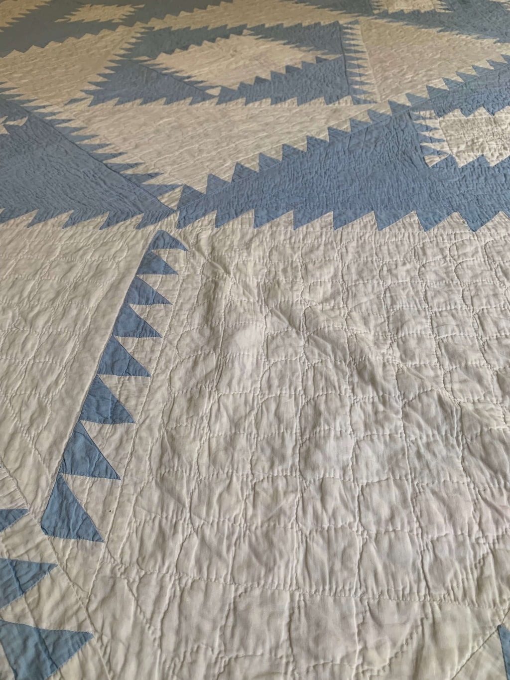 Vintage White & Blue Sawtooth