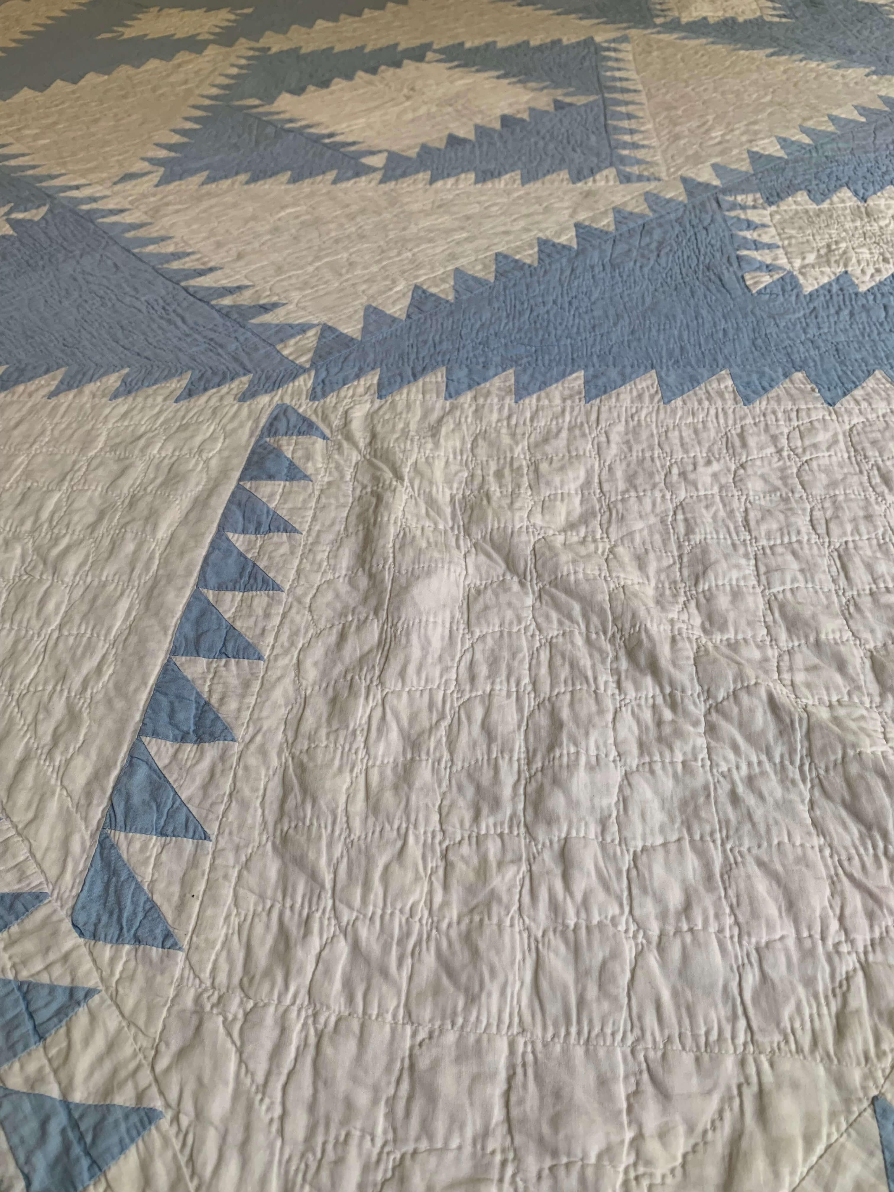 Vintage White & Blue Sawtooth