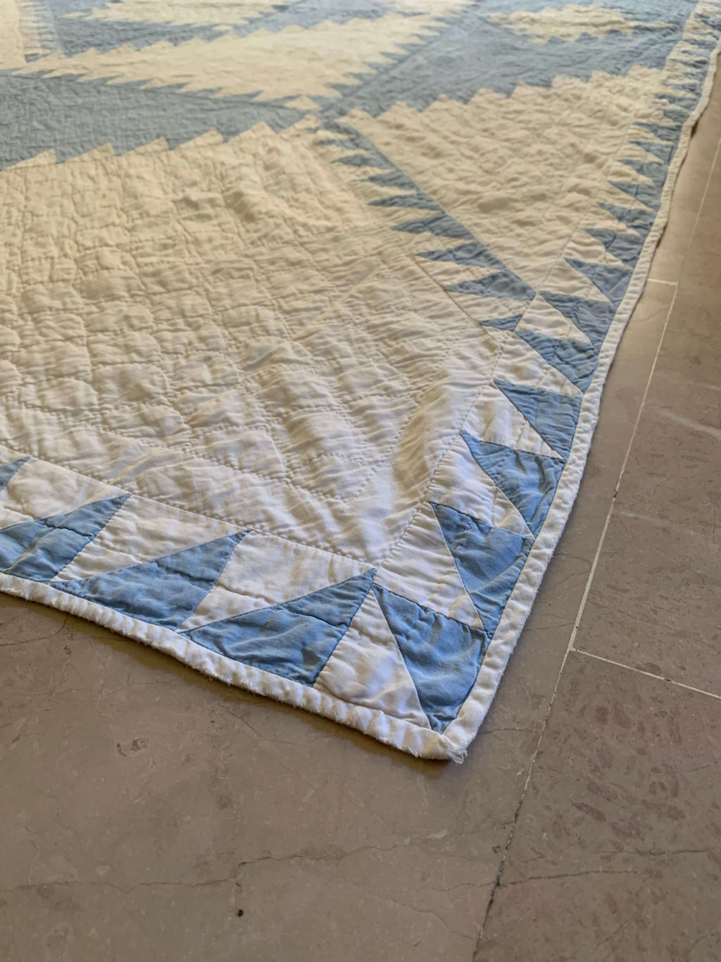 Vintage White & Blue Sawtooth