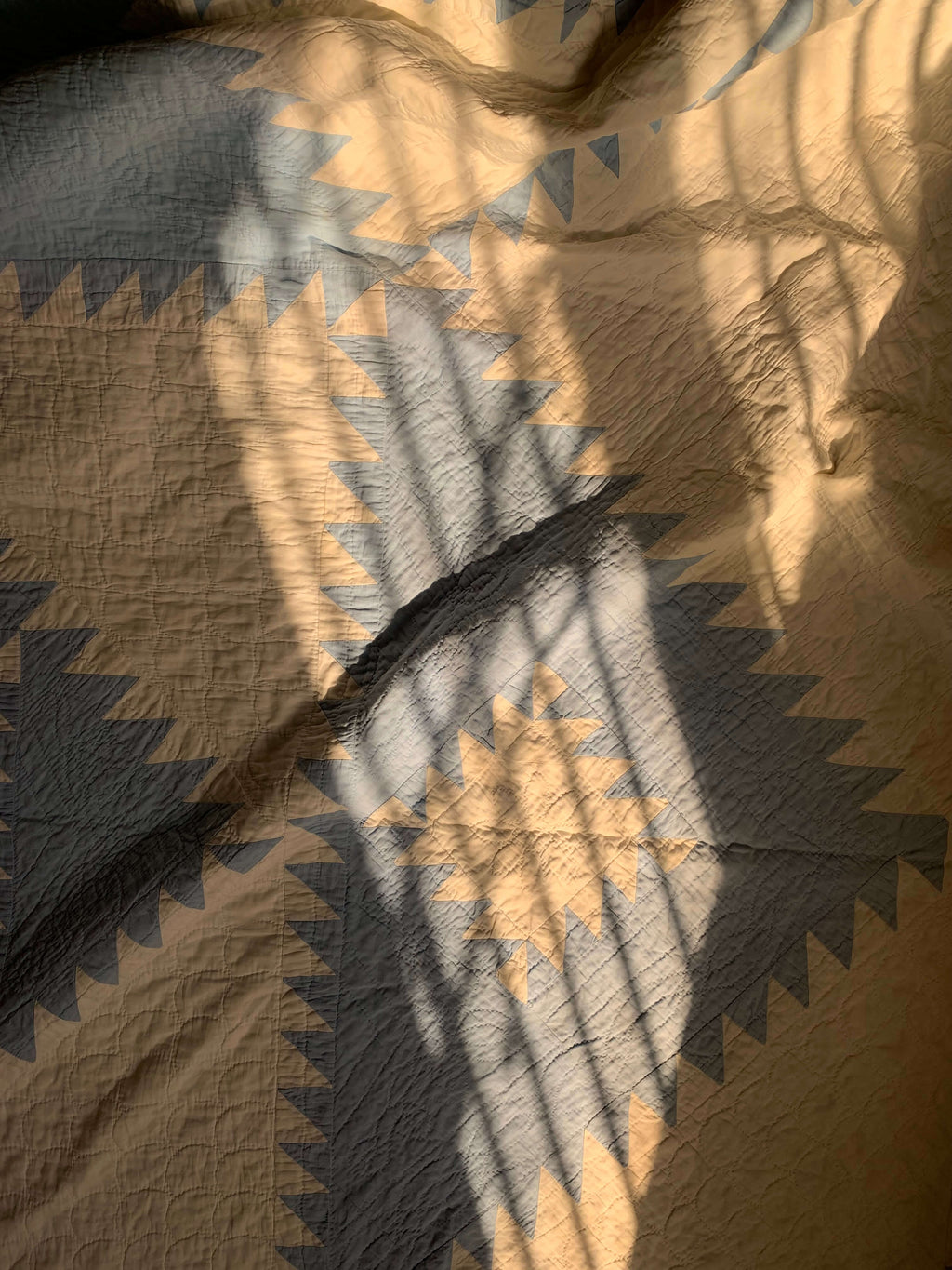 Vintage White & Blue Sawtooth