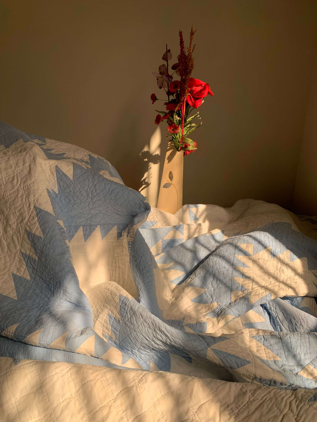 Vintage White & Blue Sawtooth