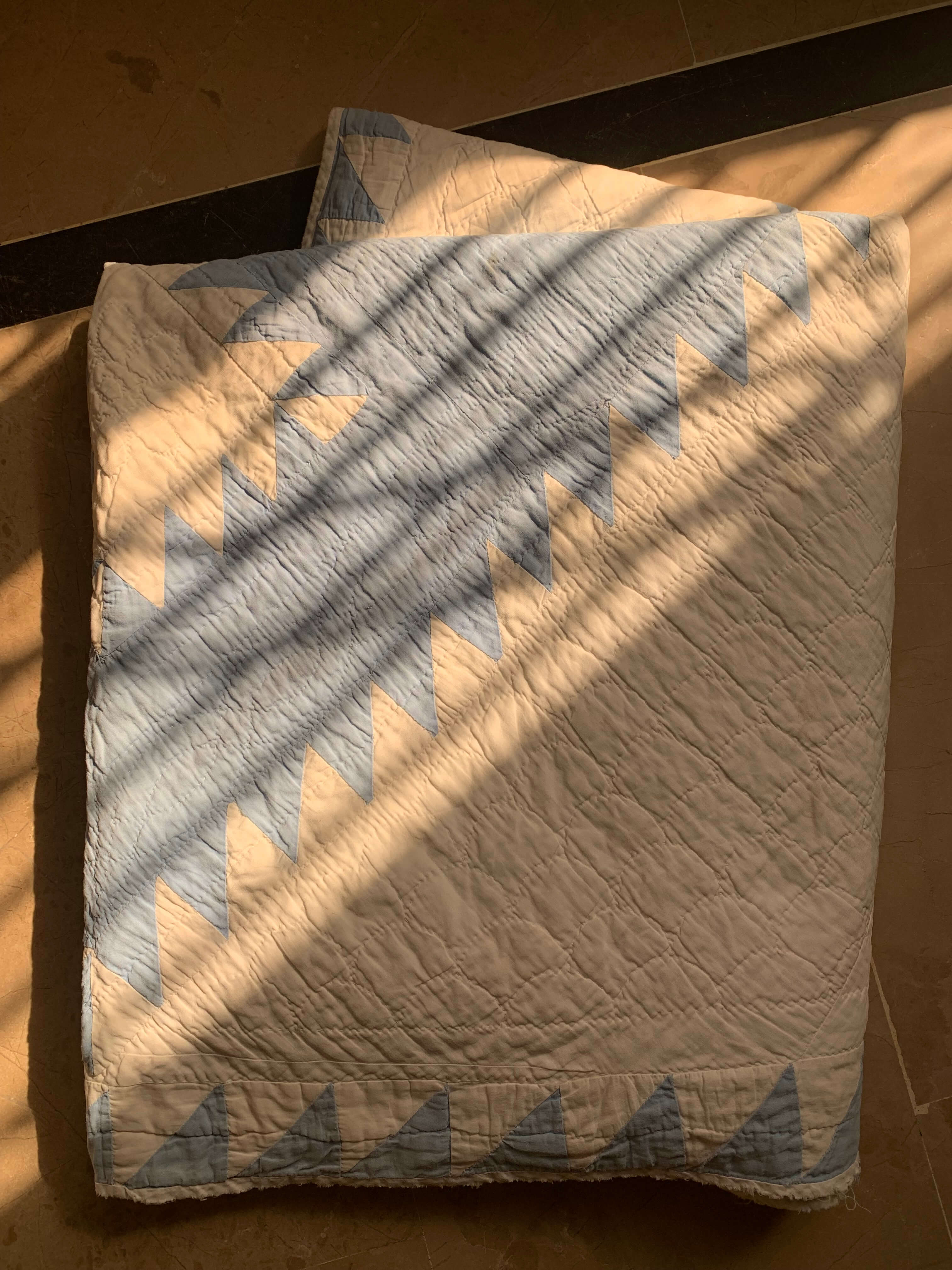 Vintage White & Blue Sawtooth