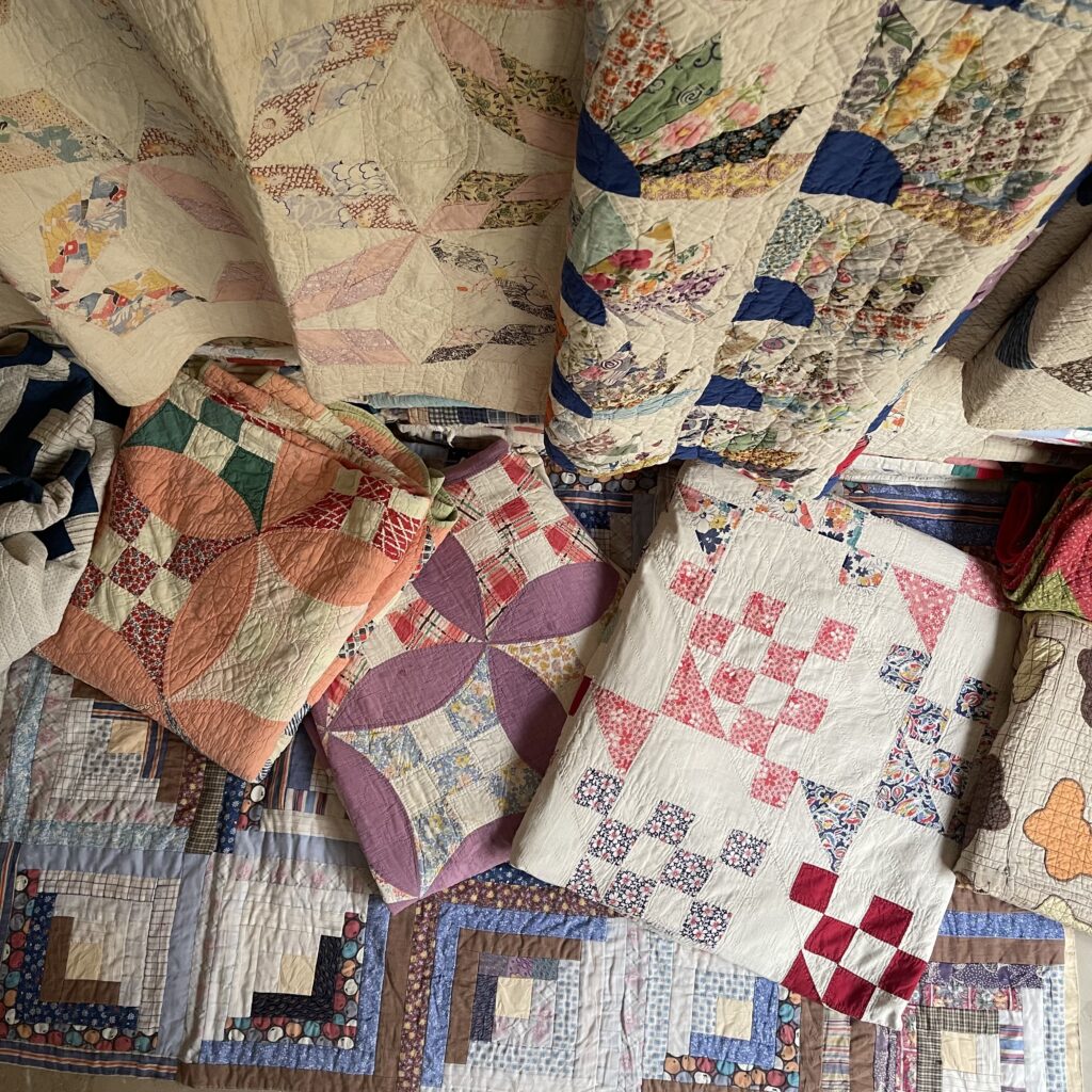 about simply artique and collection overview of antique and vintage quilts