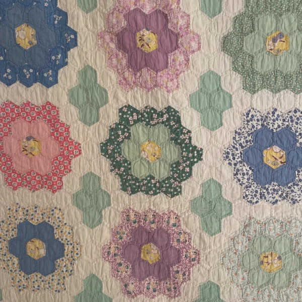 Grandmothers Flower Garden Quilt - View 10