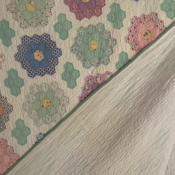 Grandmothers Flower Garden Quilt - View 4