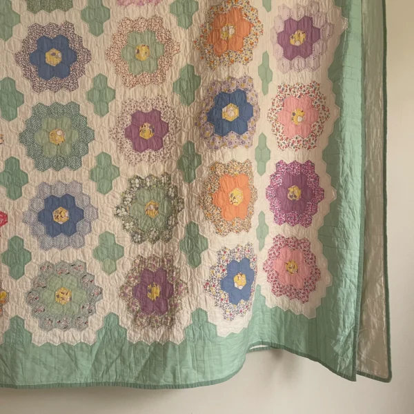 Grandmothers Flower Garden Quilt - View 12