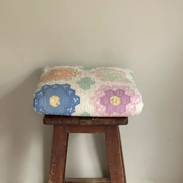 Grandmothers Flower Garden Quilt - View 3
