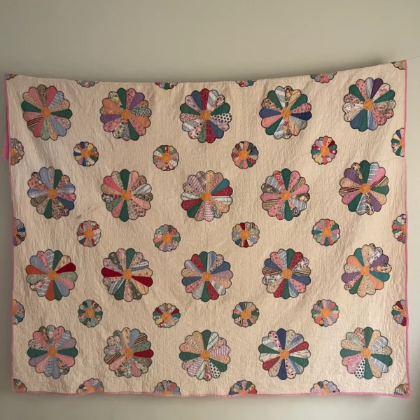 Dresden Plate Quilt - View 4