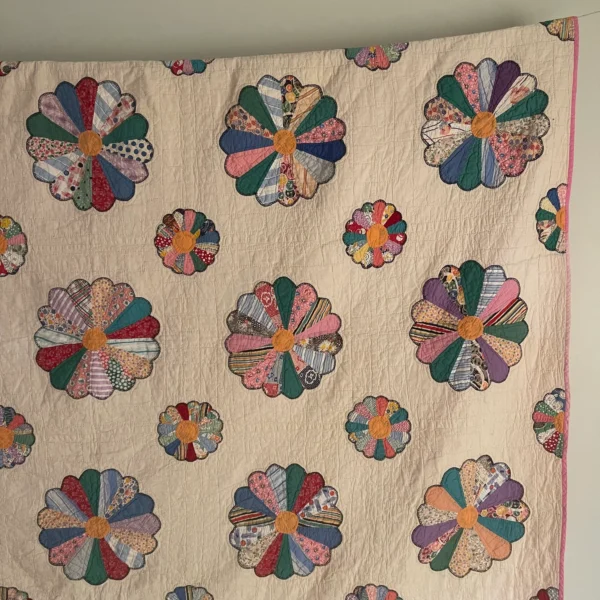 Dresden Plate Quilt - View 5