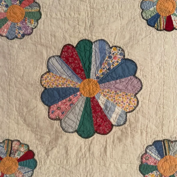 Dresden Plate Quilt - View 6