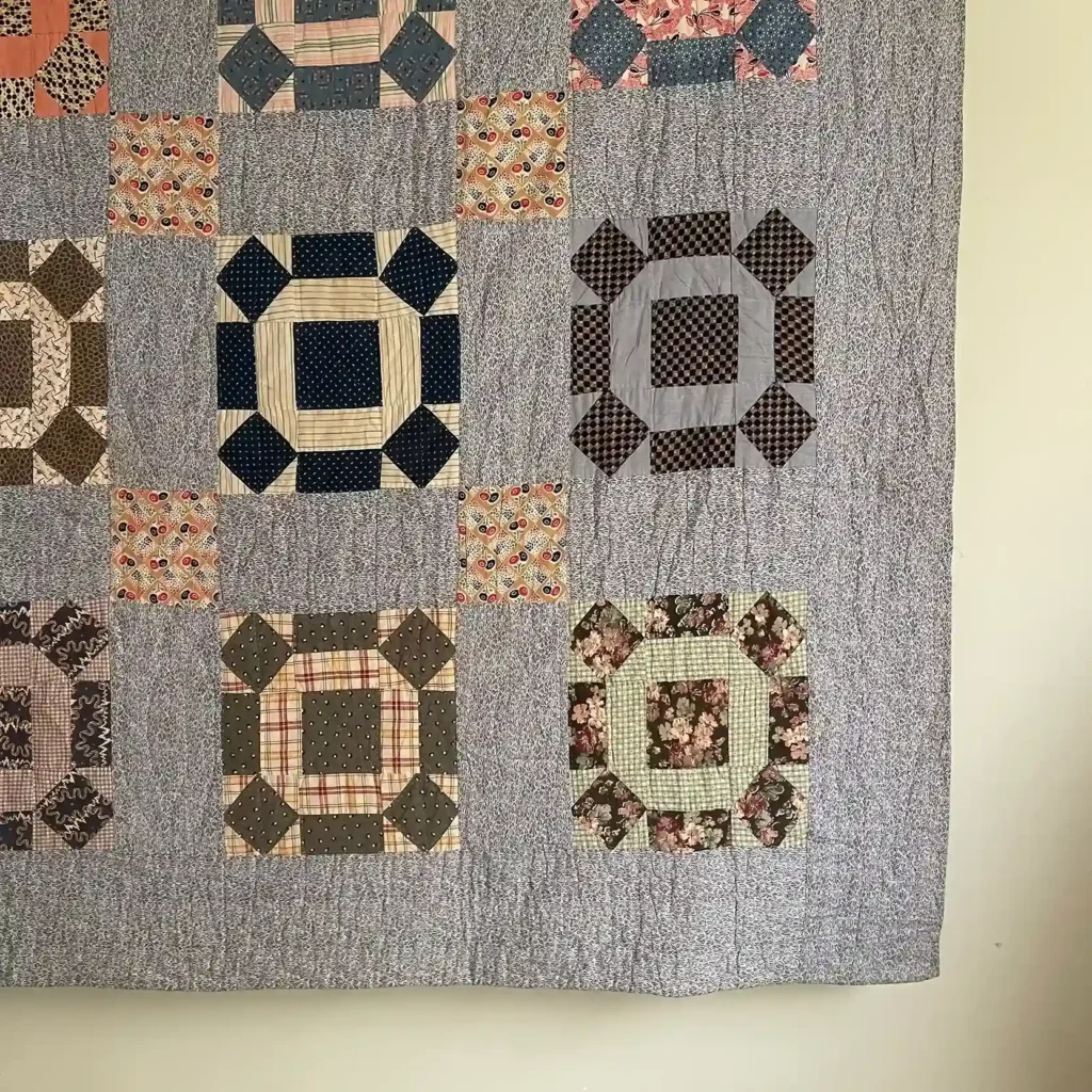 Crown of Throne Quilt